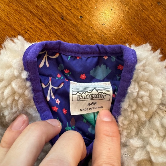 Baby (3-6m) Patagonia Jacket - Picture 3 of 4